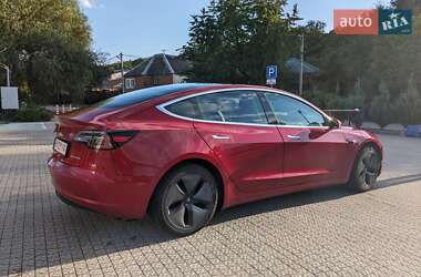 Седан Tesla Model 3 2019 в 