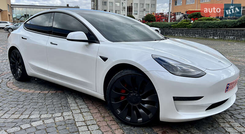 Седан Tesla Model 3 2022 в Луцьку