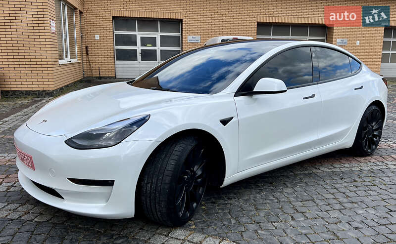 Седан Tesla Model 3 2022 в Луцьку
