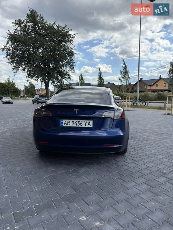 Седан Tesla Model 3 2021 в Виннице