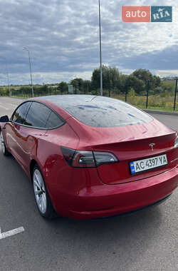 Седан Tesla Model 3 2021 в 