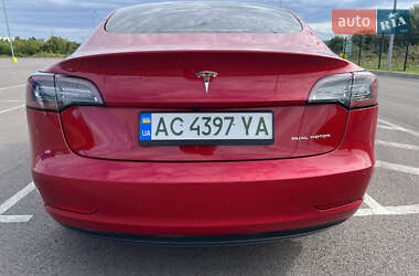 Седан Tesla Model 3 2021 в 