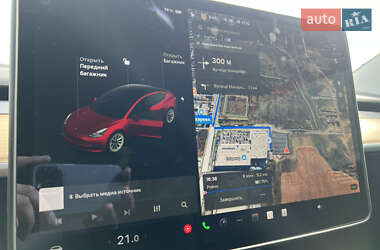 Седан Tesla Model 3 2021 в 