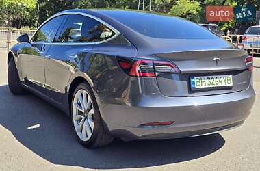 Седан Tesla Model 3 2020 в 