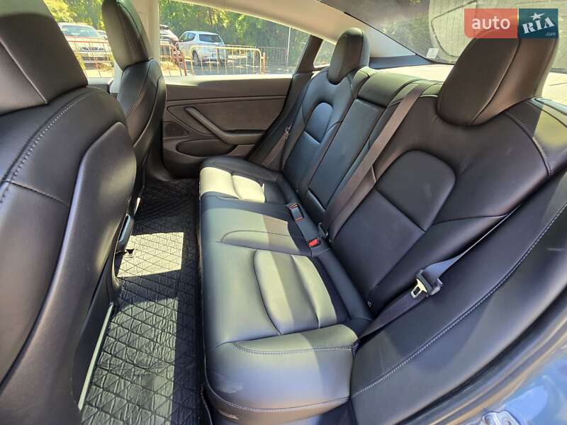 Седан Tesla Model 3 2020 в Одессе