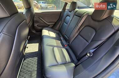Седан Tesla Model 3 2020 в 