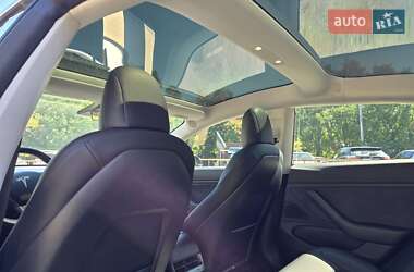 Седан Tesla Model 3 2020 в 