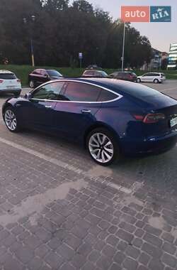 Седан Tesla Model 3 2018 в Шептицькому