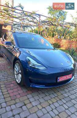 Седан Tesla Model 3 2018 в Шептицькому