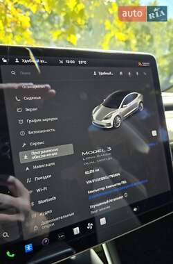 Седан Tesla Model 3 2020 в 
