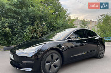 Седан Tesla Model 3 2020 в 