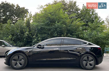 Седан Tesla Model 3 2020 в 