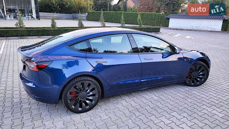 Седан Tesla Model 3 2023 в Киеве