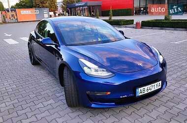 Седан Tesla Model 3 2023 в Києві