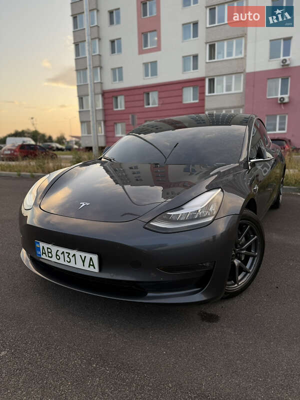 Седан Tesla Model 3 2019 в 