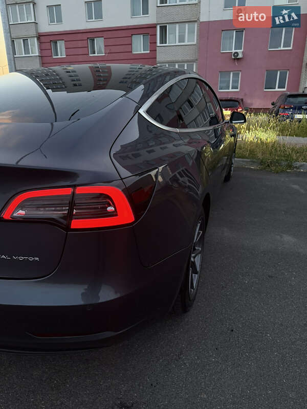 Седан Tesla Model 3 2019 в Виннице