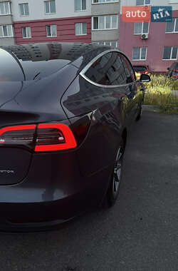 Седан Tesla Model 3 2019 в 