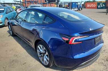 Седан Tesla Model 3 2024 в 