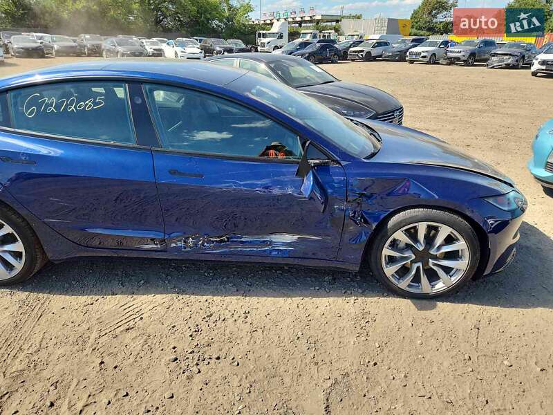 Седан Tesla Model 3 2024 в Києві