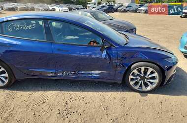Седан Tesla Model 3 2024 в 
