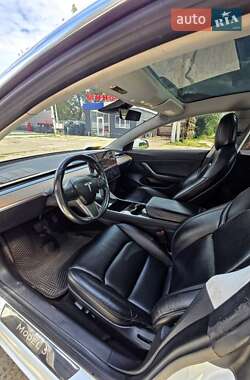 Седан Tesla Model 3 2018 в 