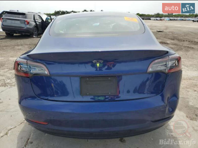 Седан Tesla Model 3 2022 в Рівному