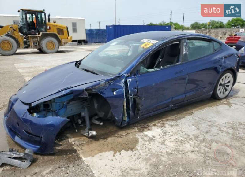 Седан Tesla Model 3 2022 в Рівному