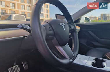 Седан Tesla Model 3 2019 в 