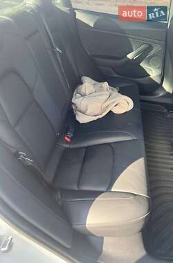 Седан Tesla Model 3 2018 в 