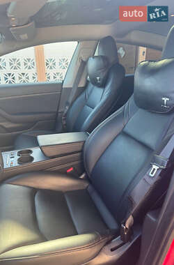 Седан Tesla Model 3 2021 в 