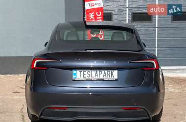 Седан Tesla Model 3 2024 в 
