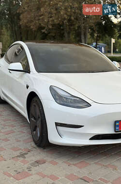 Седан Tesla Model 3 2023 в 
