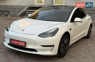 Седан Tesla Model 3 2023 в 