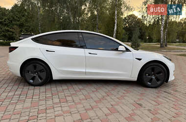 Седан Tesla Model 3 2023 в 