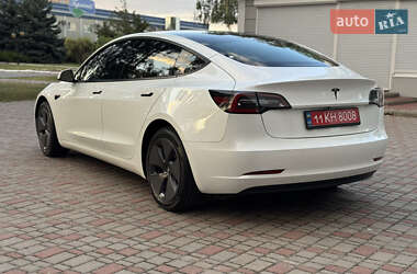 Седан Tesla Model 3 2023 в 