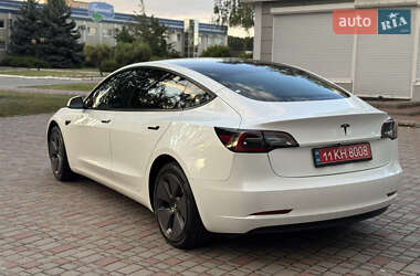 Седан Tesla Model 3 2023 в 