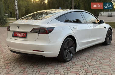 Седан Tesla Model 3 2023 в 