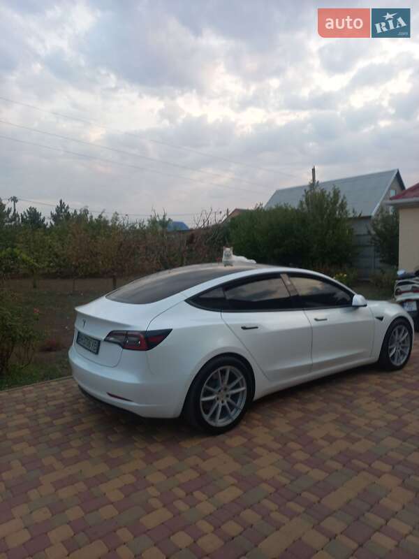 Седан Tesla Model 3 2021 в Одессе
