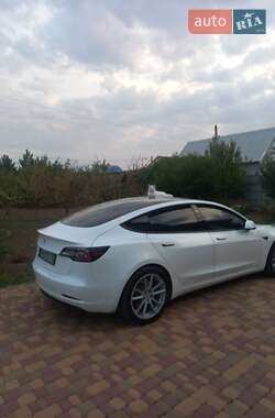Седан Tesla Model 3 2021 в 