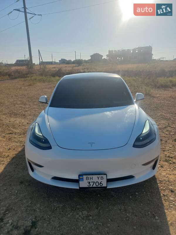 Седан Tesla Model 3 2021 в Одессе
