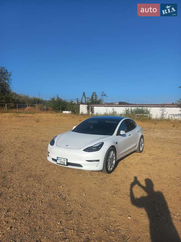 Седан Tesla Model 3 2021 в Одессе