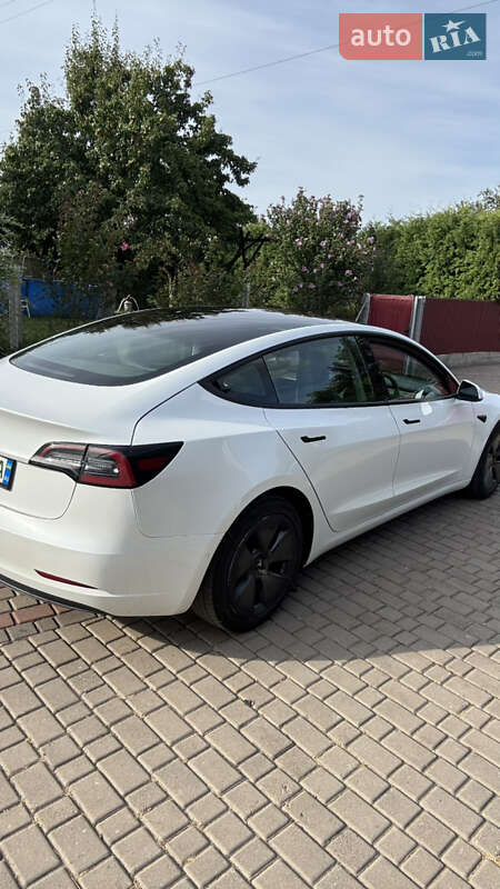 Седан Tesla Model 3 2021 в Шептицькому