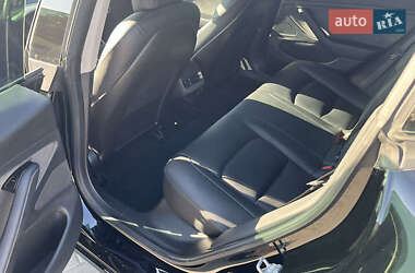 Седан Tesla Model 3 2020 в 