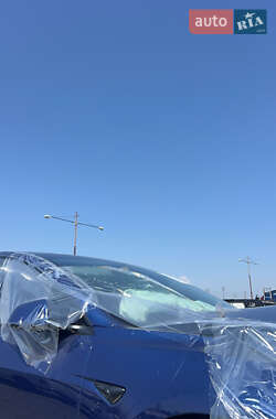 Седан Tesla Model 3 2024 в 