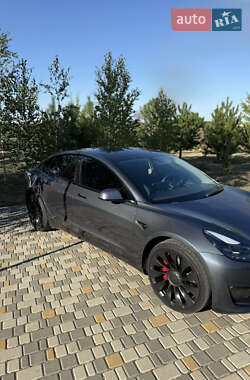 Седан Tesla Model 3 2022 в 