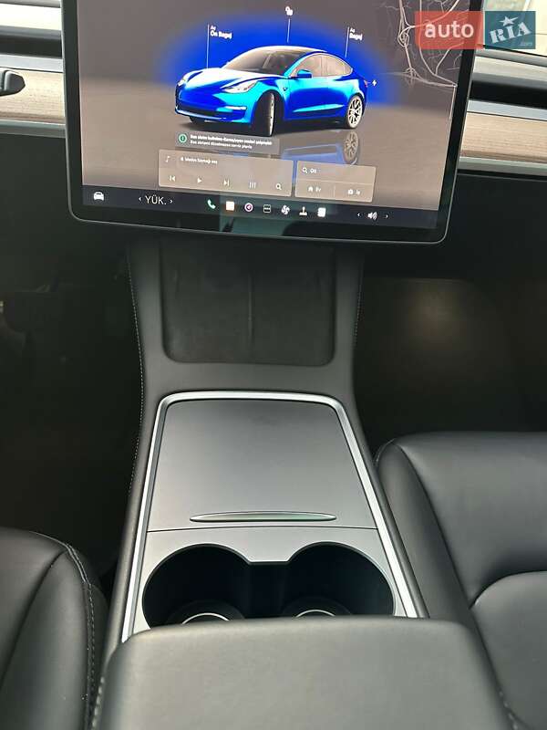 Седан Tesla Model 3 2022 в Киеве