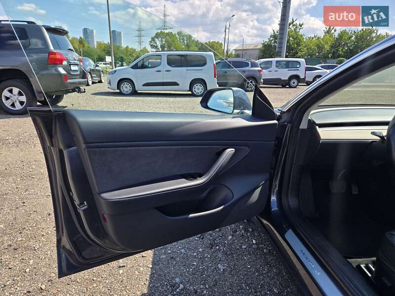 Седан Tesla Model 3 2018 в Киеве