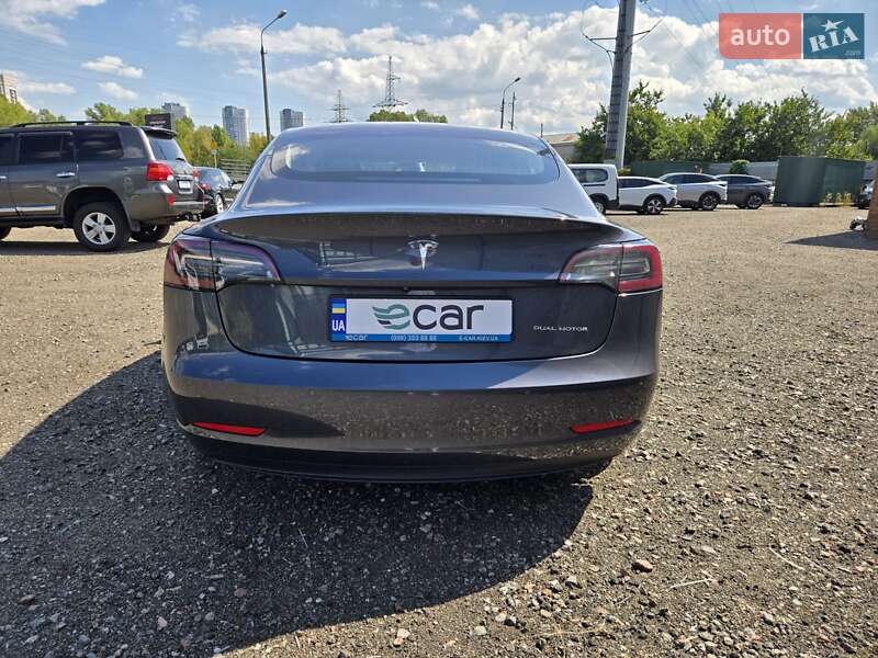 Седан Tesla Model 3 2018 в Киеве