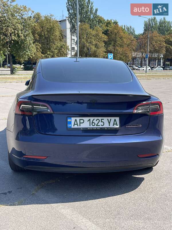 Седан Tesla Model 3 2023 в Киеве