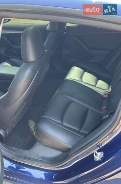 Седан Tesla Model 3 2023 в 